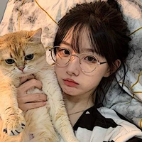 เอลร่า(ใส่แว่น)