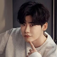 Lee Jong-Suk / Taehyung