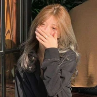 เอลลี่(นางเอก)