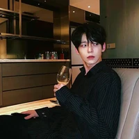 เพื่อนพระเอก//คิง//