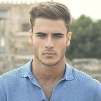 marcos rey ( jefe de camila )