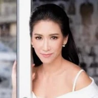 นัท(แม่นางเอก)​
