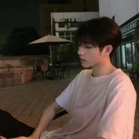 กาย=เพื่อนพระเอก