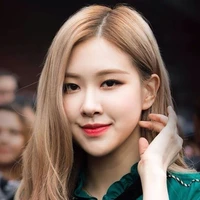 Mila (sahabat Amora)