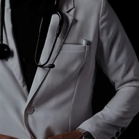 (Doctor)