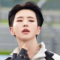 Lee Hoshi