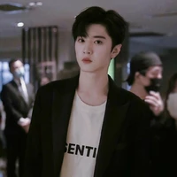 คาเทอร์/พระเอก