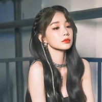 ยูริ/นางเอก