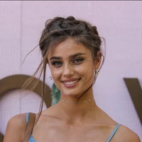 Lily Grey / Hills ( Ml wife )