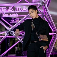 ลี-พระเอก