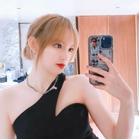 Adrielyn Davies {fl}