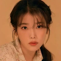 Hazel Wood{fl assistant /bff}