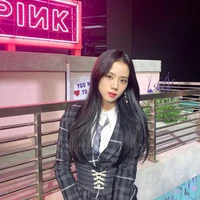 Jisoo.