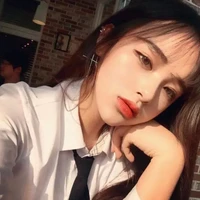 พลอย(เพื่อนนายเอก)