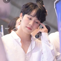 พลอยใส(นายเอก)