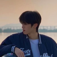 บุ๊ค👑(ครู)(แก๊งมังกรหยก)