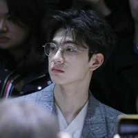 Arthur/Direktur Perusahaan 2
