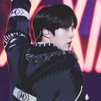 金月(จินเยว่)