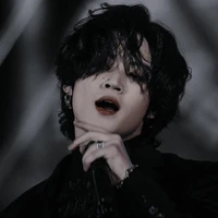 艳芳(เยี่ยนฟาง)