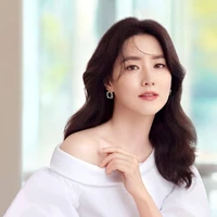 คารีนา(แม่พระเอก)