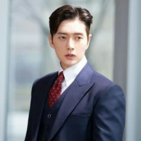 เดนิส(พ่อพระเอก)
