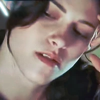 เบลล่า(หัวหน้า)