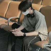 เฟิร์ส(เพื่อนพระเอก)