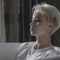 ดิว(นายเอก)