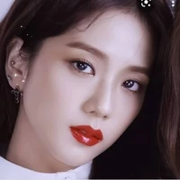 จีซู(นางเอก)