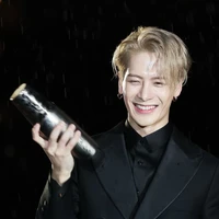 แจ็คสัน:พ่อพระเอก