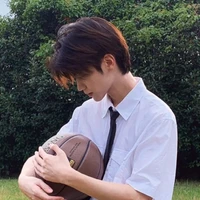 ไคล์🎬(รุ่นพี่+หัวหน้าชมรมการแสดง)