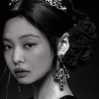 Jeon Jennie (Dominant Omega)