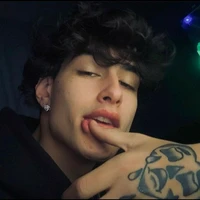 Brown Noah(23 años)(Mafioso)