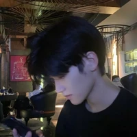 เมแกน/พ่อพระเอก