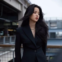 พลอย(แม่นางเอก)