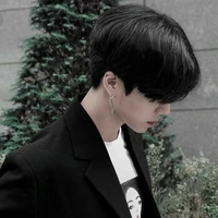 คิง(เพื่อนพระเอก+หมอ)