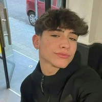 carl veles(hermano menor ge)
