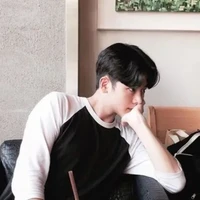 เบส (เพื่อนพระเอก)