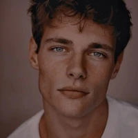 Leonardo(18 años)