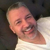 Oscar Johnson[papá][48]