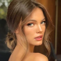 Elena Bravo (mamá de venus)