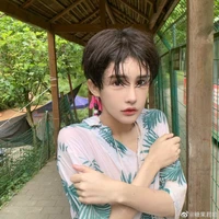 เบส|เพื่อนนายเอก|