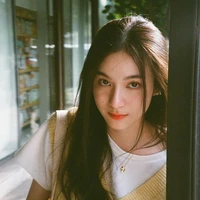 Cia Valerie (Sekretaris)