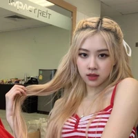 พลอย