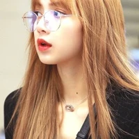 ทิชา💀💨(ใส่แว่น)