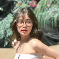ฟ้า.พี่นางเอก+ใส่แว่น
