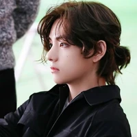 Kim taehyung *A. de la manda Black*