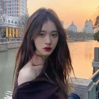 วิว{น้องไม่แท้นางเอก}
