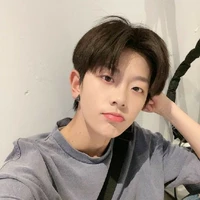 ไนท์(นายเอก)