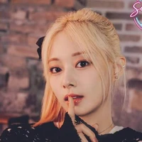 zuyu Albert(mama rosse Elizabeth Taylor)